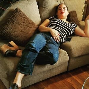 Meet your Posher, Alisa, the minimalist dandy